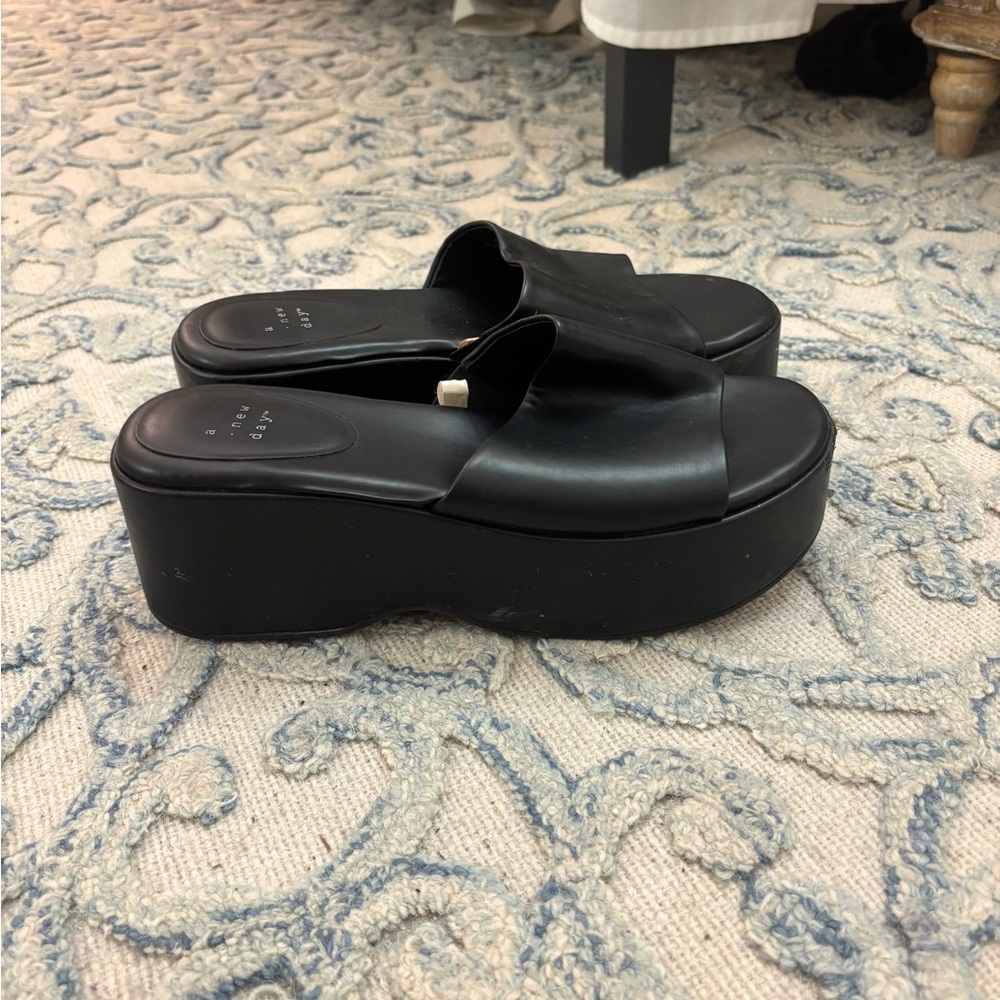 a new day Black Platform Slides